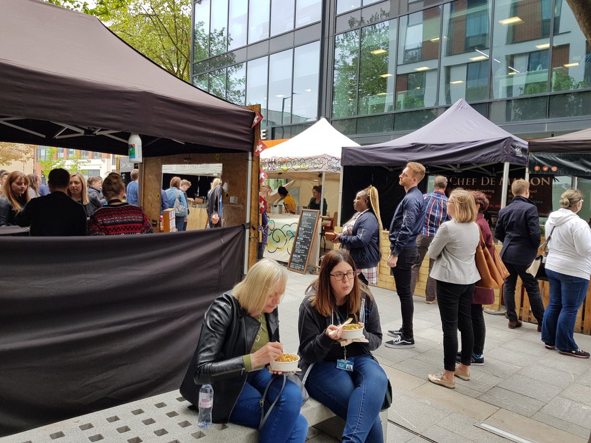 FinzelsReachMkt's tweet photo. Hope you're all saving yourself for eating something spectacular for your lunch at our market tomorrow, especially when we have such a cracking line-up of #streetfood! https://t.co/XmnDur7Ojg #doublelunch #fridaysatfinzels #finzelsreach #friday #lunchsorted #tasty #supportlocal https://t.co/SSvx9vL4Wy