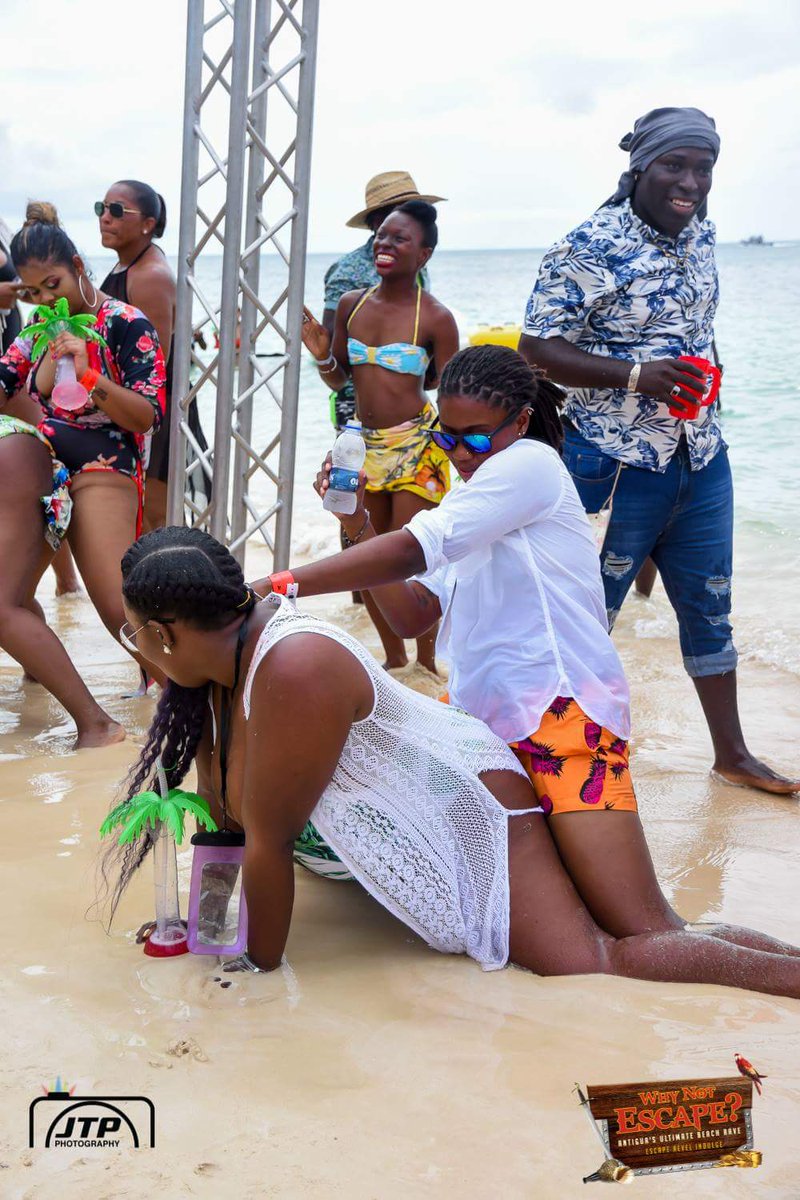 ignite268's tweet photo. 🎶Bend dong for de hmmm hmmm hmmm hmmm🎶 #tbt #whendancenoice #mussfollowthrough
#WhyNotEscape
#IgnitePromotions
#UniteLetsIgnite
#AntiguaBarbuda https://t.co/zqTTneK3vU