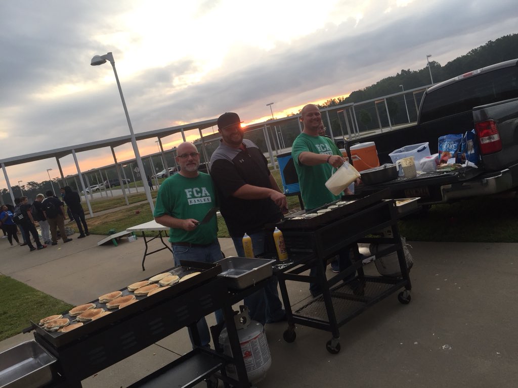 easleyhighfca's tweet photo. Easley FCA would like to thank everyone that participate in today’s event .💚 https://t.co/MjSWJfcgNb