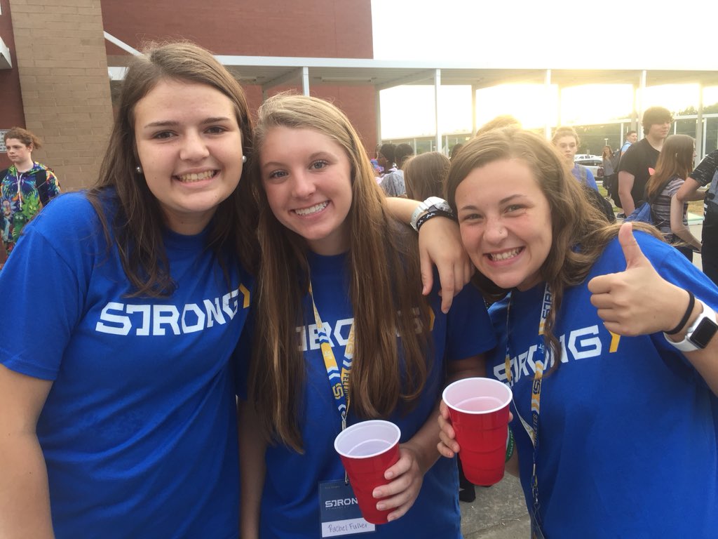 easleyhighfca's tweet photo. Easley FCA would like to thank everyone that participate in today’s event .💚 https://t.co/MjSWJfcgNb