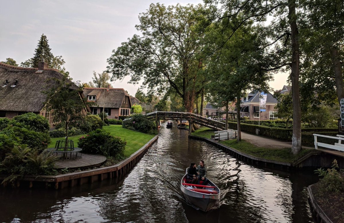 PostScriptumBlg's tweet image. Giethoorn, la Dutch Venice da visitare in barca #barca #boat #dutchvenice #giethoorn #netherlands #nordholland postscriptum.press/giethoorn-dutc…