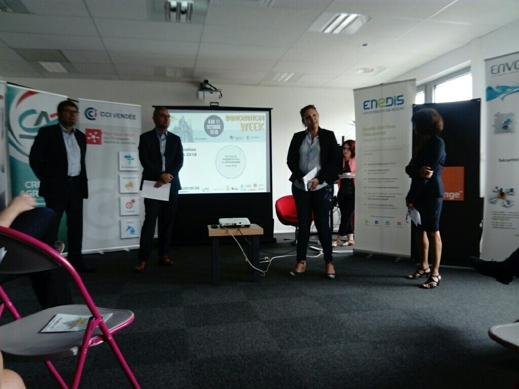 enedis_pdl's tweet photo. #EnDirect de la conférence de presse de l'#InnovationWeek qui se déroulera du 4 au 11 octobre 2018 ! #Enedis est fière et heureuse d'être partenaire depuis le début de l'aventure. Retrouvez nos équipes à la table ronde #SmartCity le 11 octobre et au #hackathYon #IW85 #numérique https://t.co/n3Ju2KOI9J