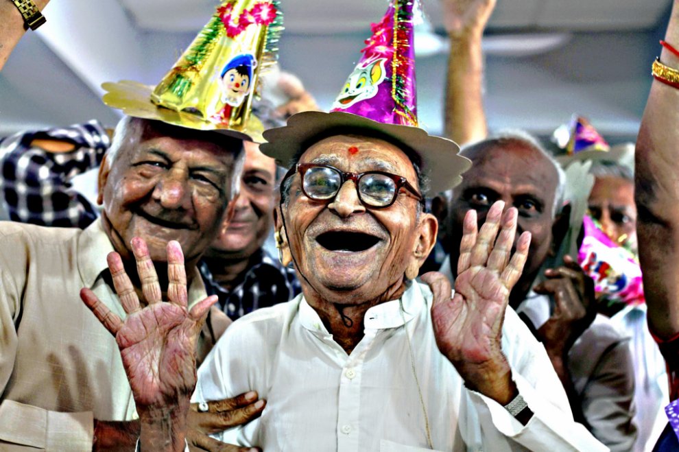 I_yashSoni's tweet photo. Age is an issue of mind over matter. If you don't mind, it doesn't matter.

- Mark Twain

#ElderlyCareMykartavya 
@MyKartavya https://t.co/ikRPbhI5eB
