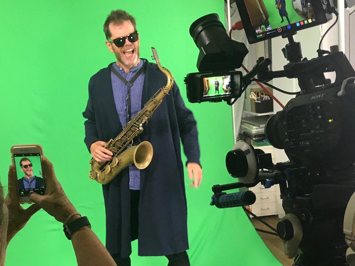 suebellsing's tweet image. Just another day at the office #greenscreendreams #imagefactory.tv