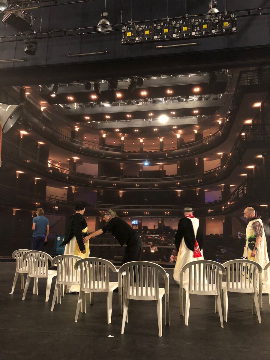 Michaeldcock's tweet image. Eerste repetitie met orkest van @LaMonnaieDeMunt @KVSbrussels 
#stageview
#lhommedelamancha