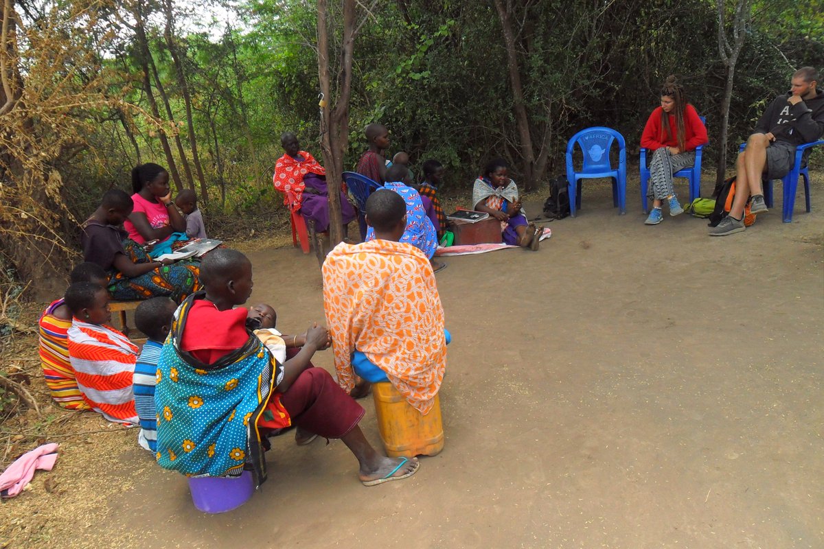 HOPEFOUNDATIO20's tweet photo. Maasai women are among the poorest and most marginalised groups in  Tanzanian society. A local foundation – the Child Hope foundation –  works to improve the lives of Maasai pastoralist women and children by  increasing their access to social services and economic empowerment. https://t.co/tTUP49afzw