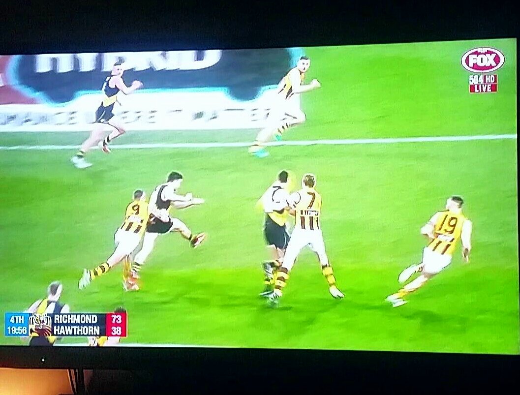 nitsa_11's tweet photo. Time and quarter:
1×9×5-6-4= 35
Score: 73-38= 35
Hawthorn players 9+7+19= 35
#aflbounce #foxfooty #numerology @cam_mooney #mrsmacspies #keepingnumerologyalive https://t.co/D5MLeOtHfr