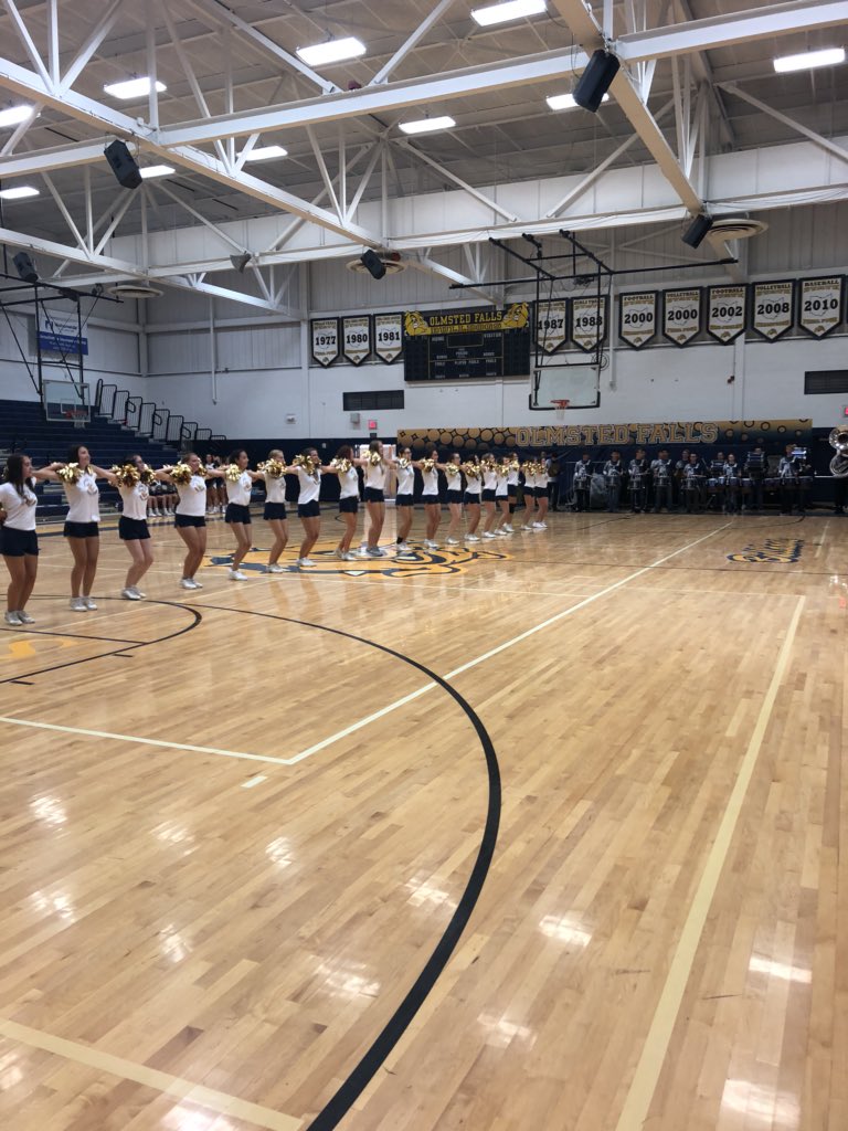 ofhsbulldogs's tweet image. Our morning pep rally!!  Thank you OF Cheer, OF Band, and OF Bullettes. We 💙 your spirit!