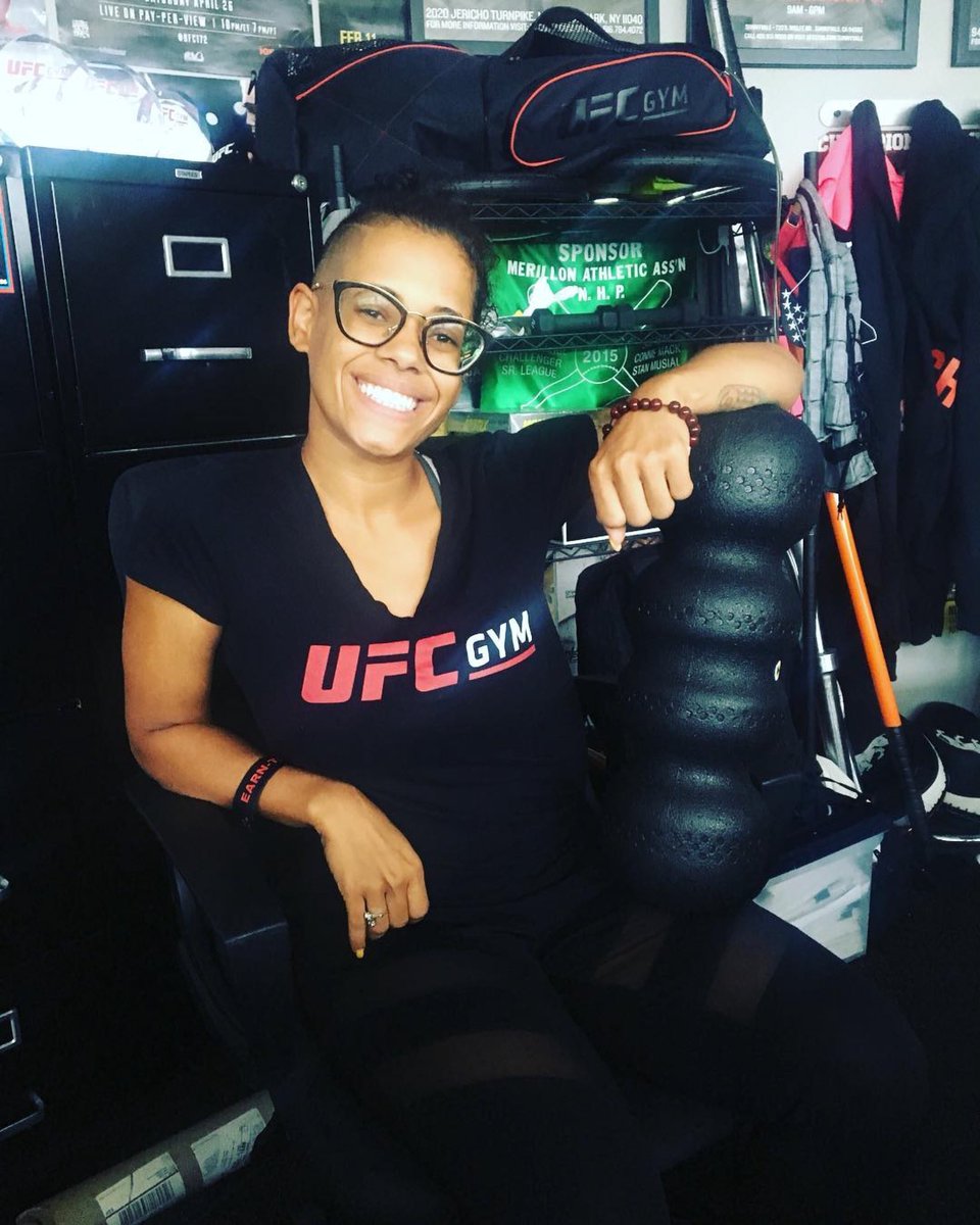 RollgaHealth's tweet image. @elarabigler
・・・
“Have you rolled with a Rollga? Take a foam roller and times it by 10.” #foamroller #ufctraining