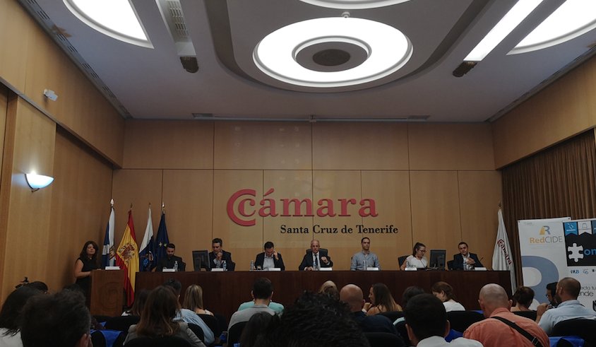 Infofase's tweet image. Infofase Innobonos 2018 presente en la Conferencia e-commerce 4.0 en La Cámara de comercio de Tenerife - Te lo resumimos aquí. 😎 tienda.infofase.com/innobonos-inno…