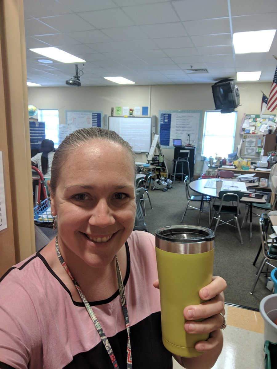 learningin2310's tweet photo. My "Something Good" for today is my FIRST pumpkin spiced coffee!!! β #pumpkinspicedeverything #thisteachersrunsoncoffee https://t.co/U387V2naRm