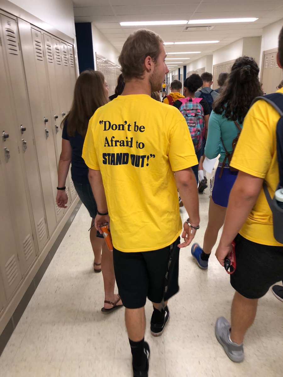 kelliCogan4's tweet photo. OFHS Student Ambassadors conducting the Freshman Academy tour! #dontbeafraidtostandout https://t.co/JGht7vNetO
