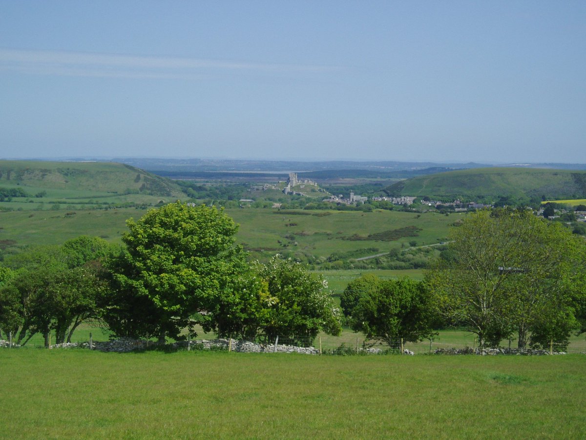 @BBCCountryfile Great news!. My Jurassic Jaunt on Sunday 7 October will be a Countryfile Ramble on The Isle of Purbeck around Corfe Castle. 11:00 start. #countryfile