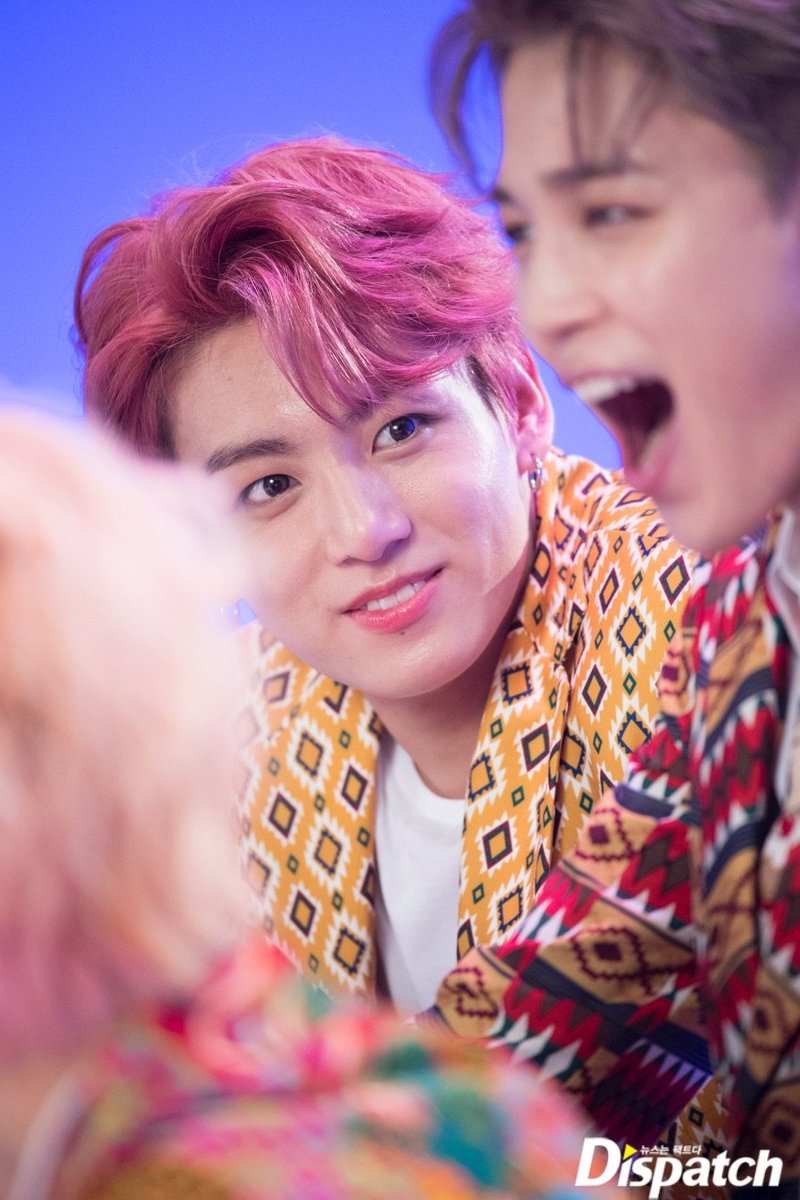 k4ther's tweet photo. Yo nada mas me imagino a bts presentando Ídol con nicki en los Amas o Billboard y dejando a todos con la boca abierta 
#IDOLftNickiMinaj https://t.co/yA6yufGQHQ
