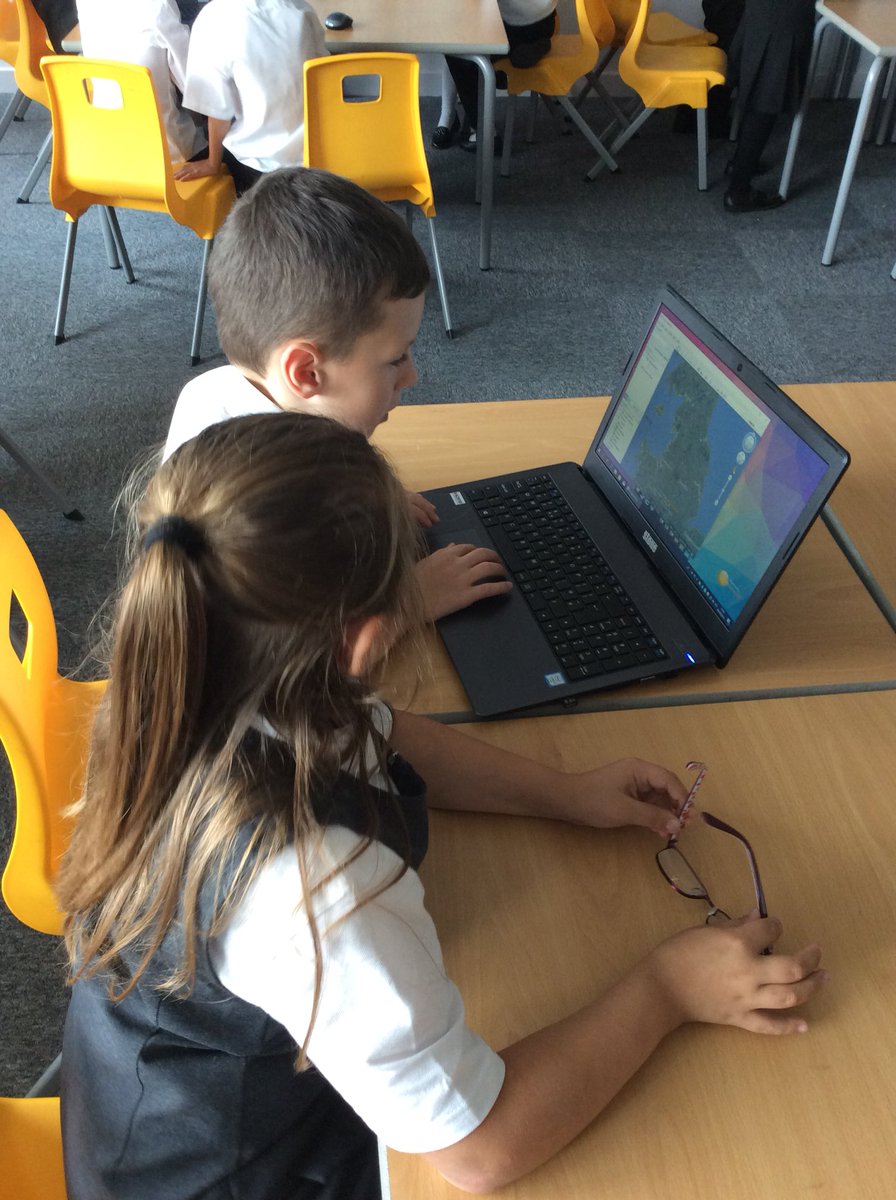 JupiterCFS's tweet photo. First ICT lesson underway in Swans class 💻☺️ https://t.co/i5Kos27Sei
