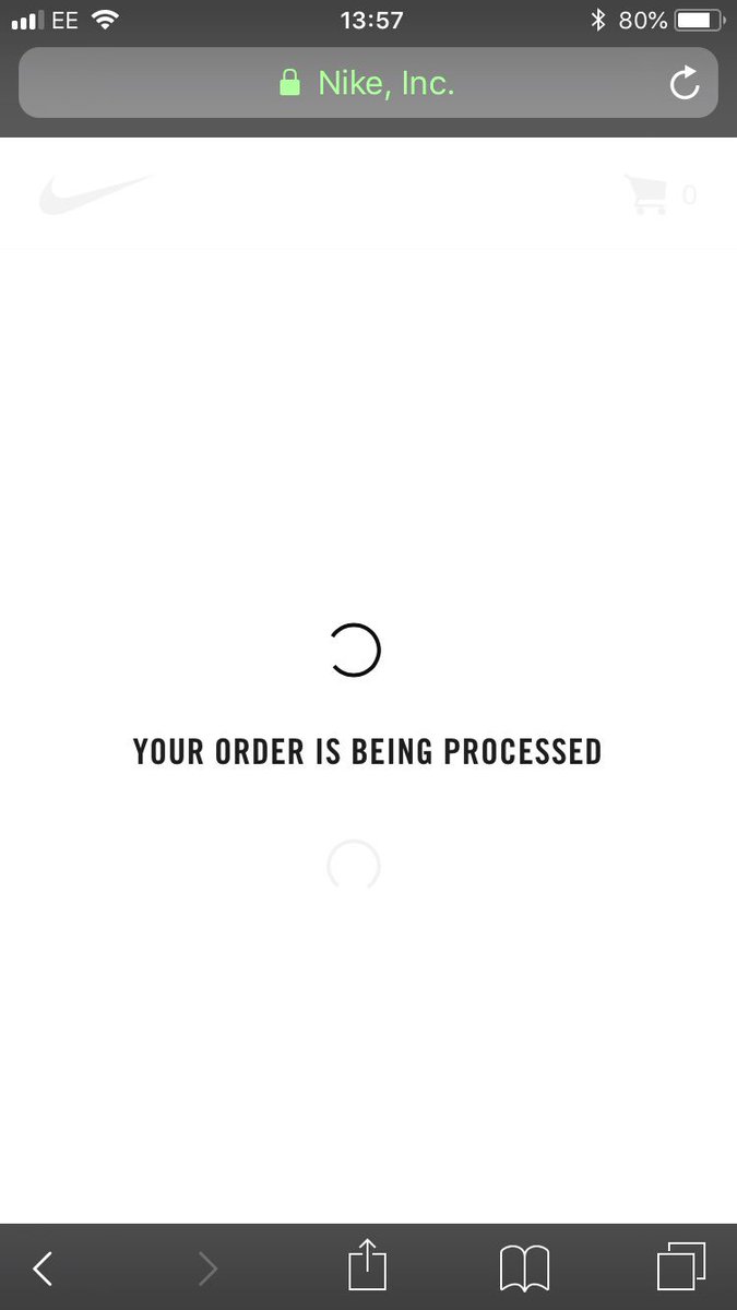 EmilyManifold44's tweet photo. @NikeUK my order has been doing this for 15 minutes #help https://t.co/C70NounQTS