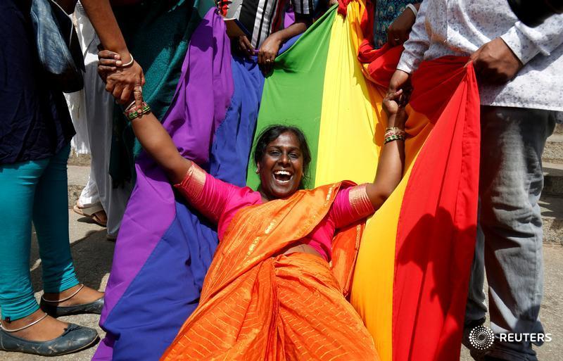 m444qu1's tweet photo. imagens bonitas demais para serem vistas rapidamente
✨índia revoga lei de 1861 sobre relações lgbts ✨ https://t.co/KKRAGadmcD