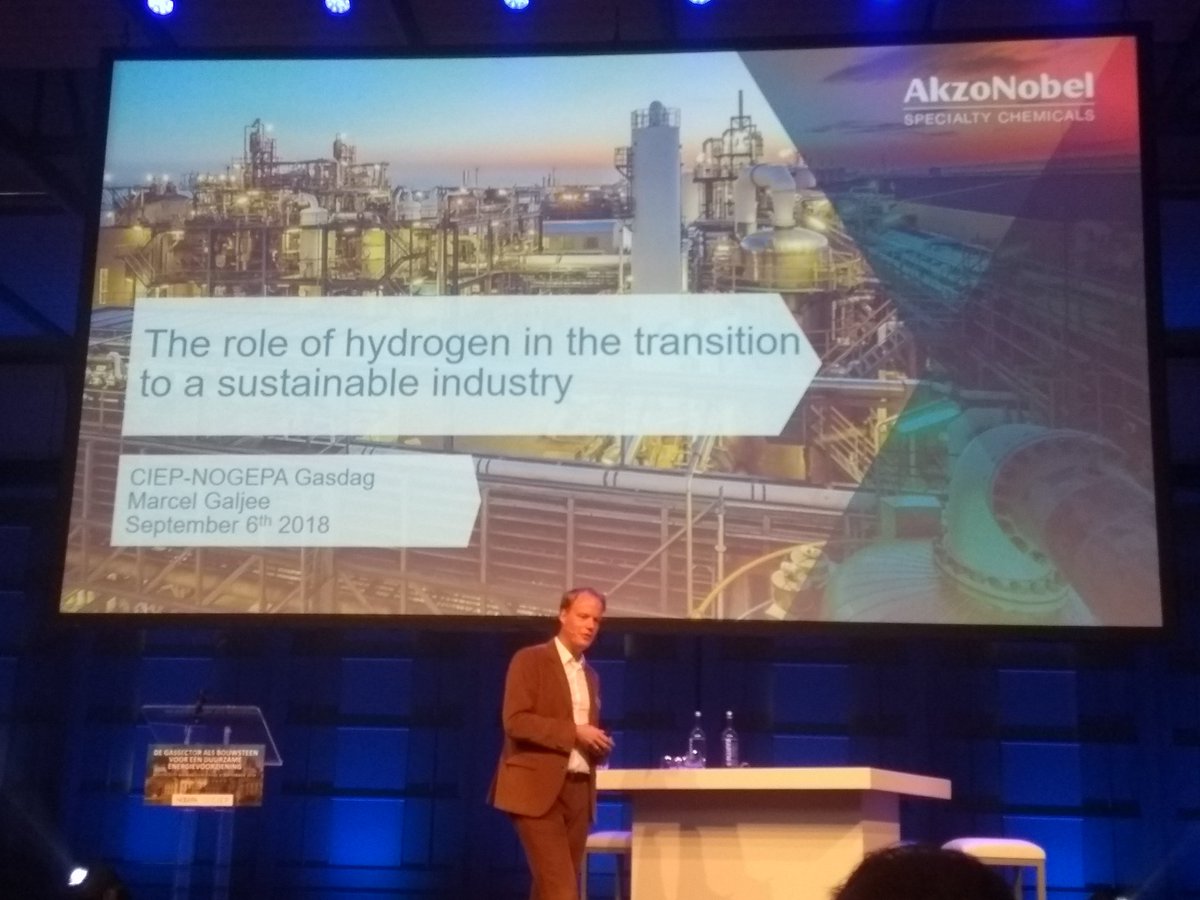 Element_NL's tweet photo. Dichter bij huis zijn er ook veel ontwikkelingen rond waterstof. Marcel Galjee van @AkzoNobel verteld over de rol van industrie in de energietransitie. #gasdag2018 https://t.co/9hvGKtIUXg