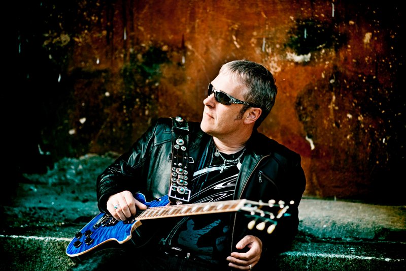 Tune in from 5pm today on  RosFM for a Music Special on <a href="/EMcCormackmusic/">Eamonn McCormack</a>  😃Eamonn will be playing in <a href="/JJharlowsBar/">JJ Harlows Bar</a> this Saturday in #Roscommon 
You can listen in online: rosfm.ie  #eamonnmccormack  #music