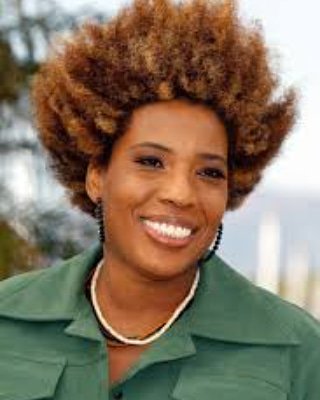 Happy birthday to the lady that inspired my crazy fro that I used to wear....Macy Gray 