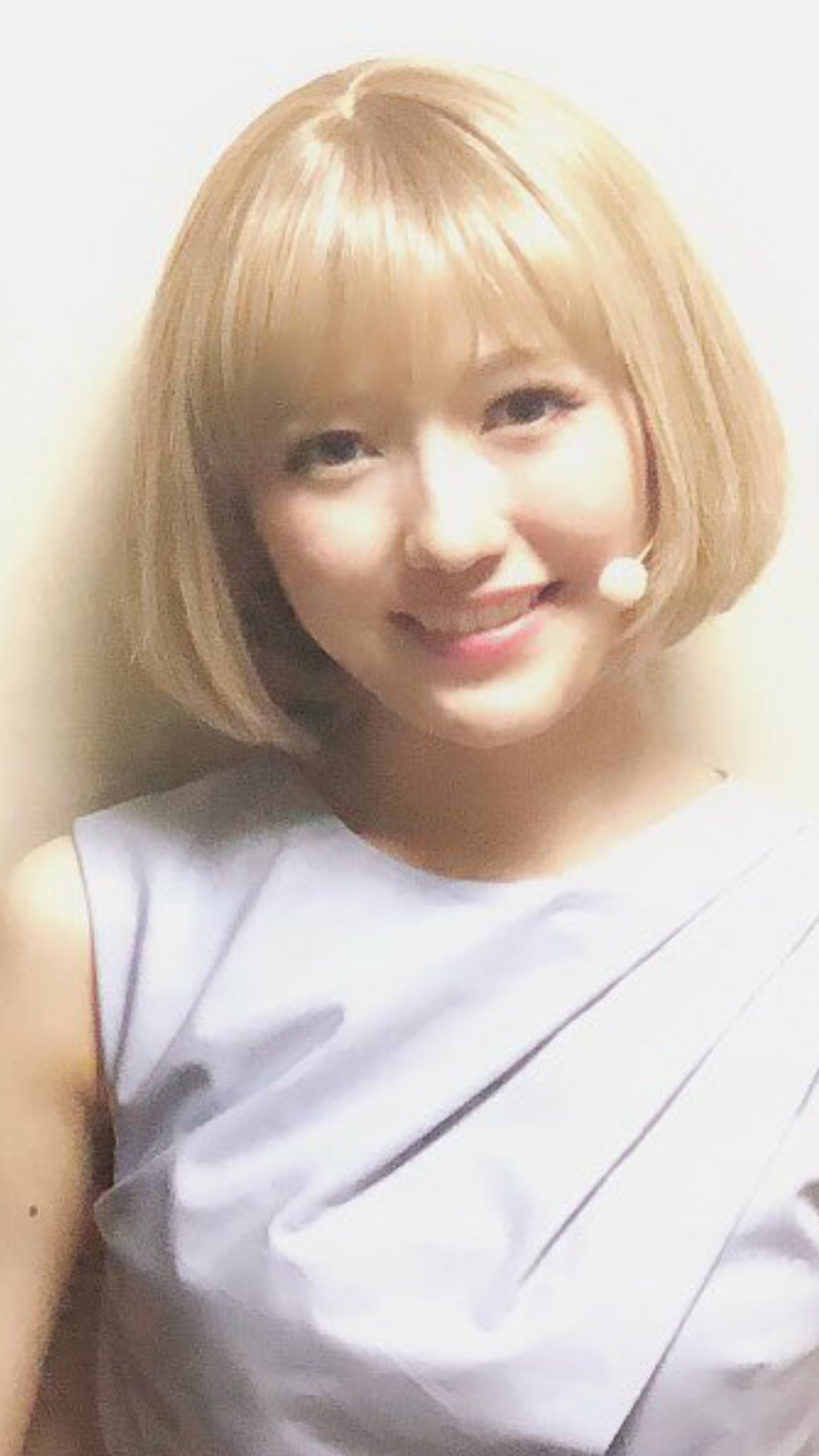 ぴよむ 渡辺麻友さん今までありがとう に感謝を込めて 渡辺麻友 麻友ちゃんの金髪綺麗だよ でもやっぱりまゆゆと言えばは黒髪のイメージがあるね T Co Mtg8i0kcli Twitter