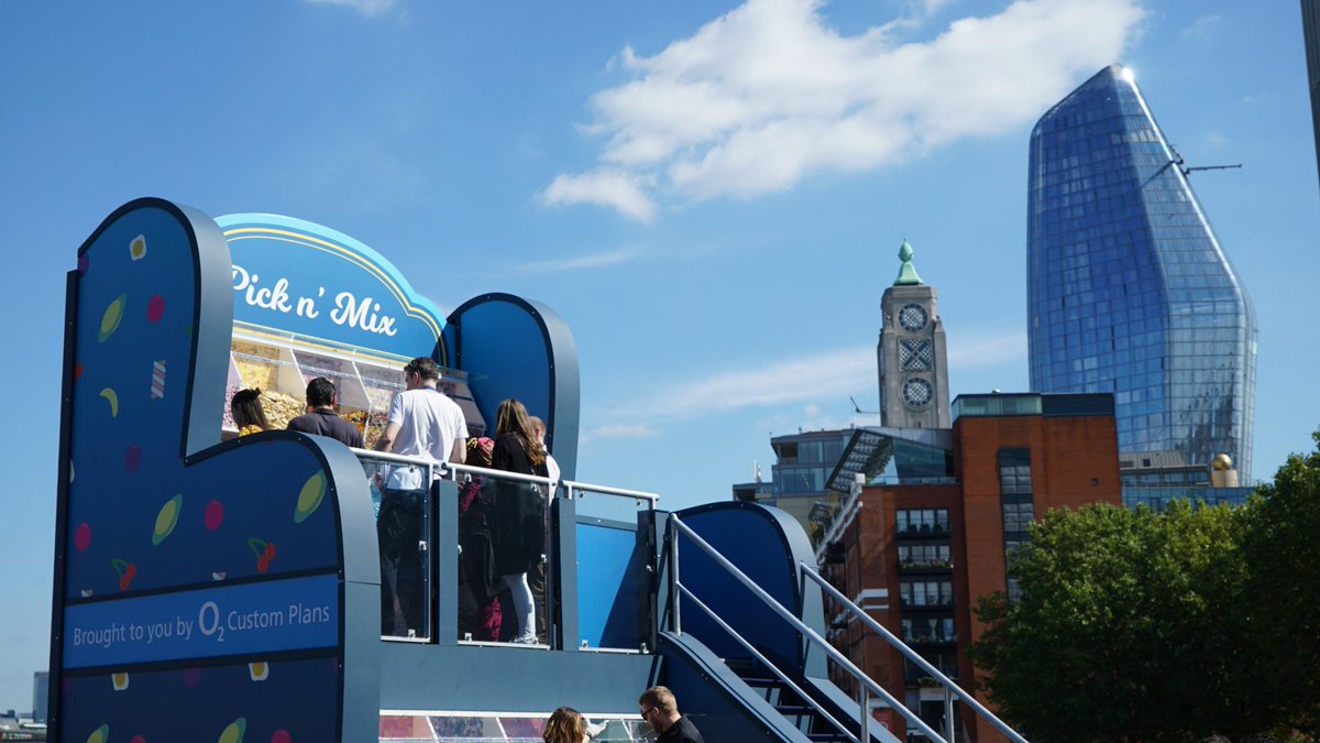 HappeningLDN's tweet image. Pick'n-Mix anyone? 
@O2 have you covered 👍 
#O2customplans on @SouthBankLondon 🍬