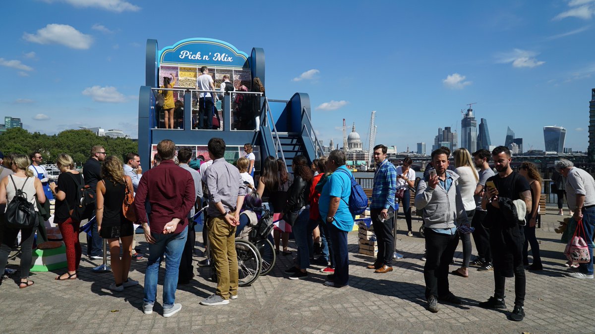 HappeningLDN's tweet image. Pick'n-Mix anyone? 
@O2 have you covered 👍 
#O2customplans on @SouthBankLondon 🍬