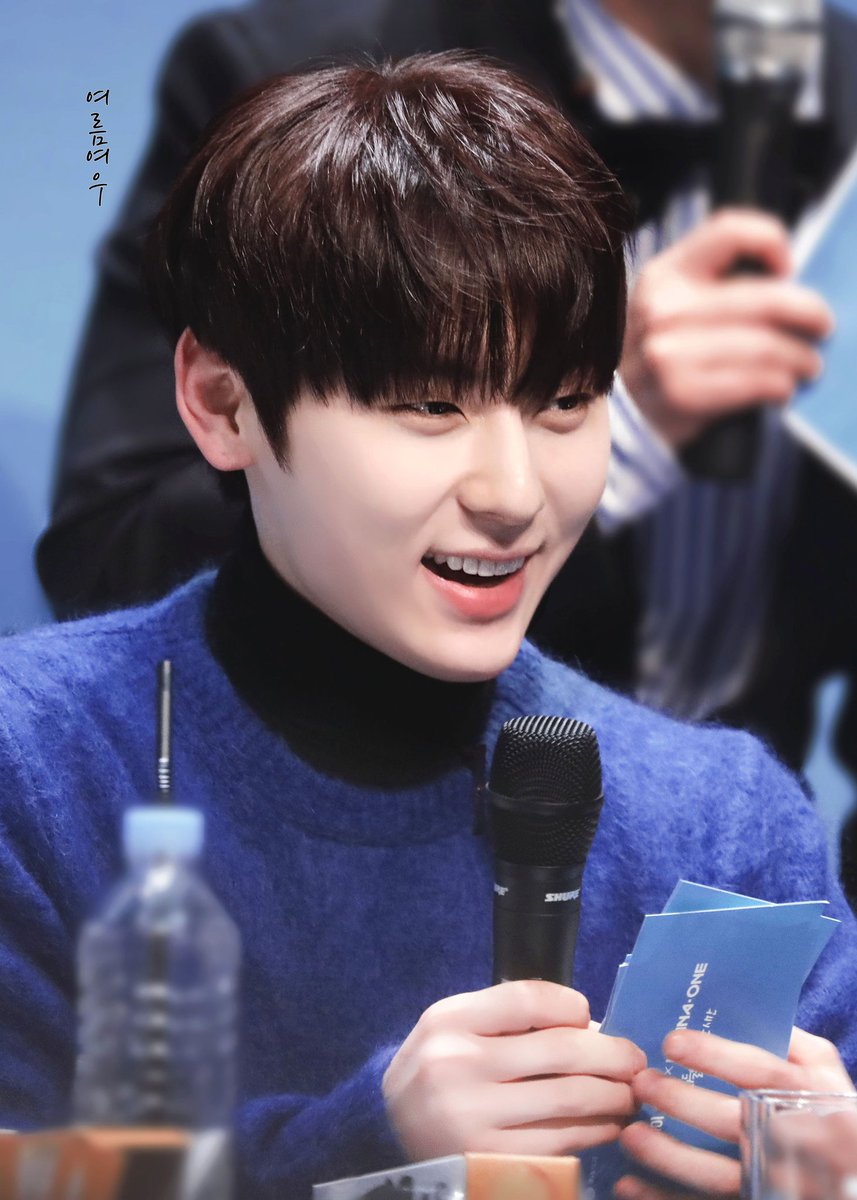 AsummerFox1995's tweet photo. 20180111 요하이 팬싸인회 민현이🦊🦊
.
#황민현 #hwangminhyun #WANNAONE
#워너원 #minhyun 
@WannaOne_twt https://t.co/Owd76bzJrM