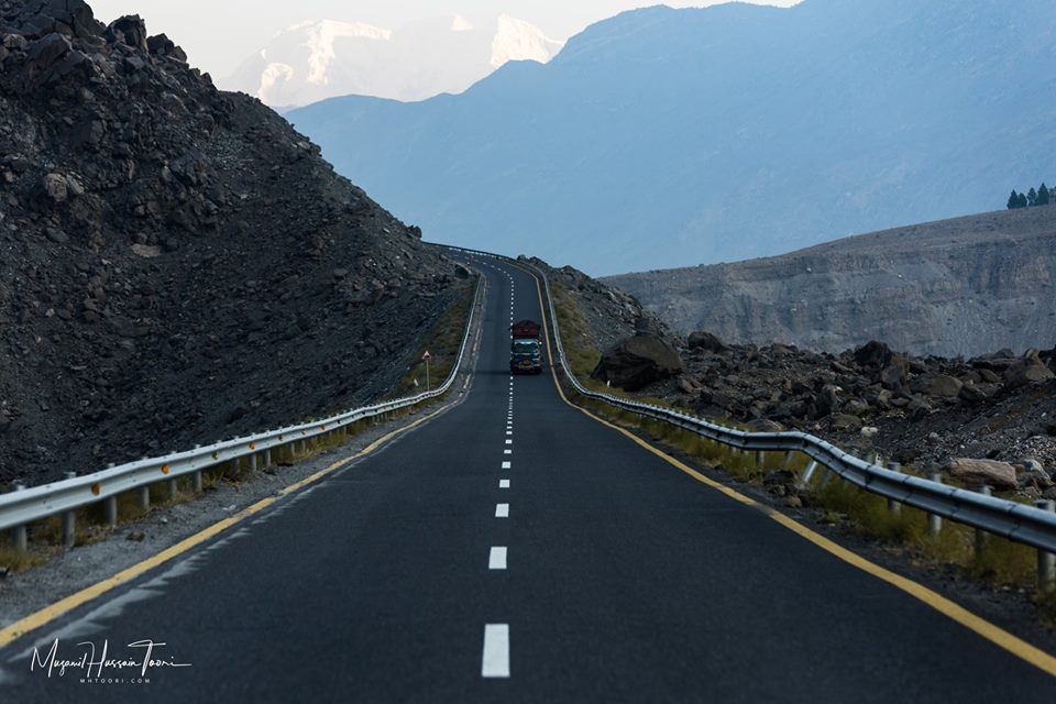 PakistanNature1's tweet photo. 8th Wonder of World in My Beloved Pakistan The Karakoram Highway.
#BeautifulPakistan #PakistanZindabad #DefenceDay #DefenceAndMartyrsDay #WeLovePakistan https://t.co/EwN3uZG9A0