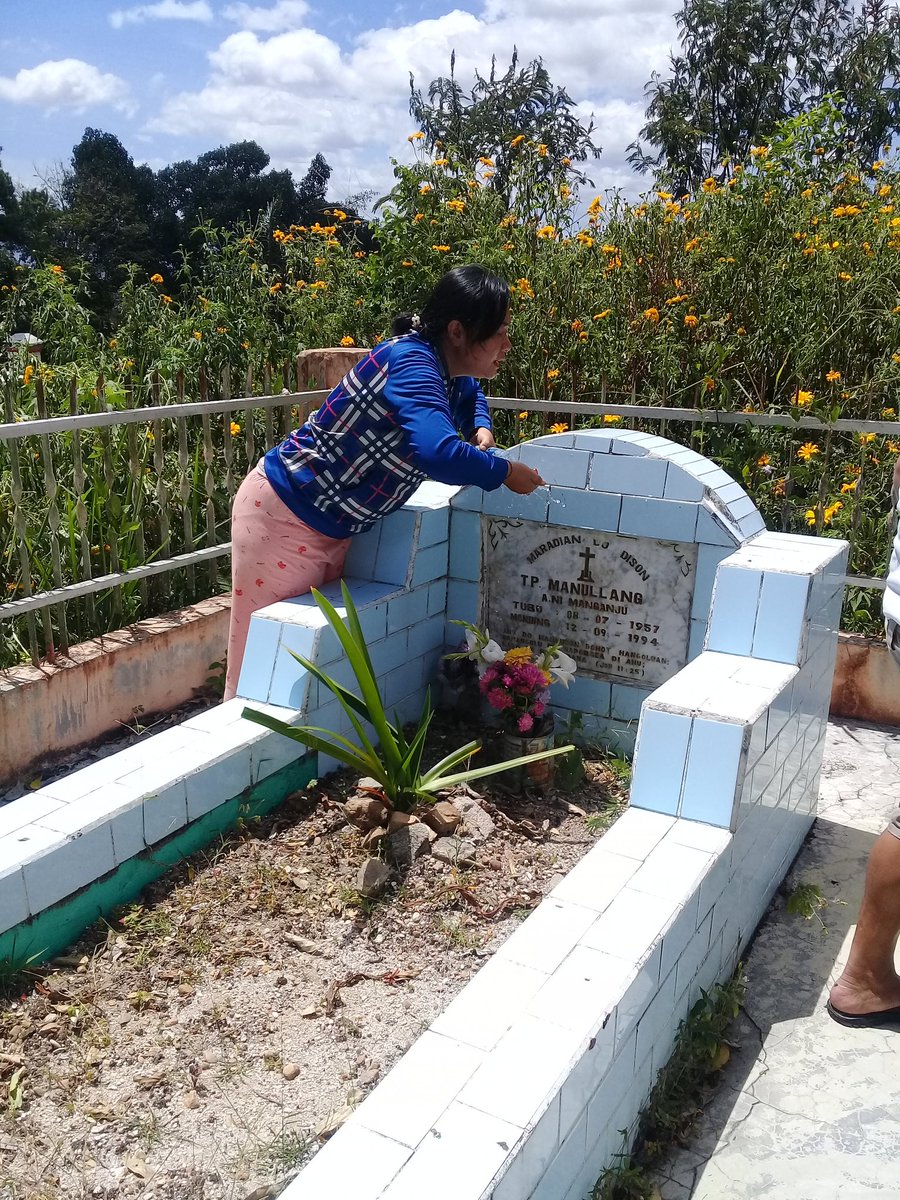 Manganju4's tweet photo. Mommy...daddy.
Miss u😭 https://t.co/6jGnsvM8PB