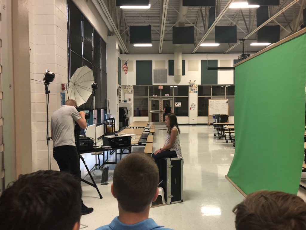 MsLindsey4Class's tweet photo. Whatβs picture day without a class photo!? #Room221 #NBSColtPride https://t.co/wL7pThu8N3