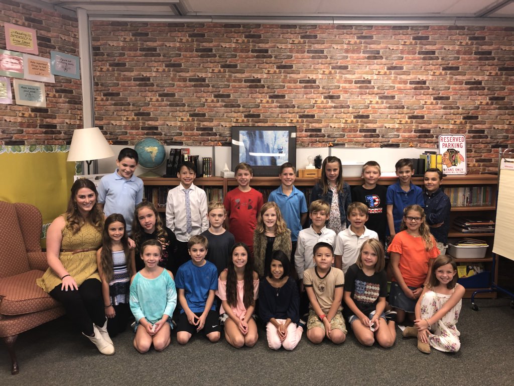 MsLindsey4Class's tweet photo. Whatβs picture day without a class photo!? #Room221 #NBSColtPride https://t.co/wL7pThu8N3