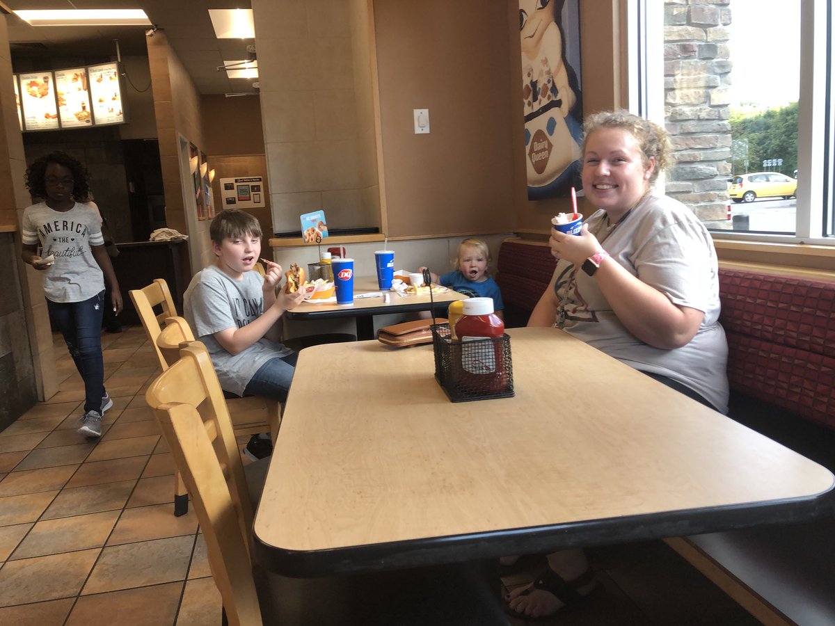 FES_PTO's tweet photo. Our Teachers enjoying ice cream with their students!! #OurOrangeStateofMind #SpreadingtheOrange  We look forward to seeing you again!! https://t.co/KLO8xNtihV