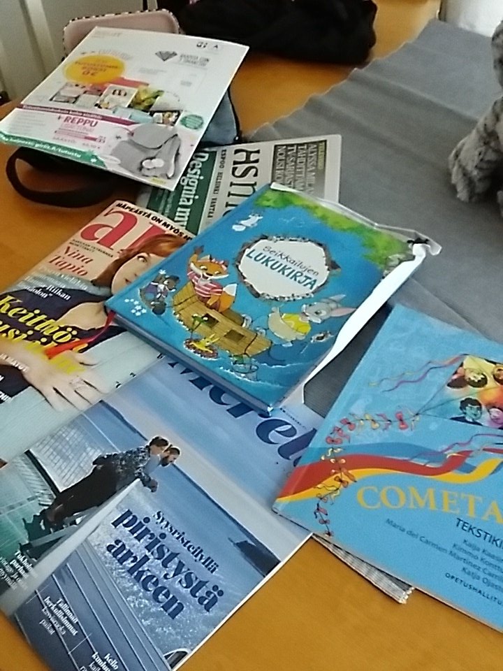 #lukutaito kaikenlaista sitä tulee silmäiltyä päivittäin