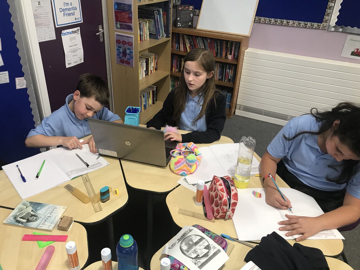 Griff_Y6's tweet photo. Researching the life cycle of a plant and annotating our diagrams to explain the process🌱 https://t.co/14mOfTxpSW