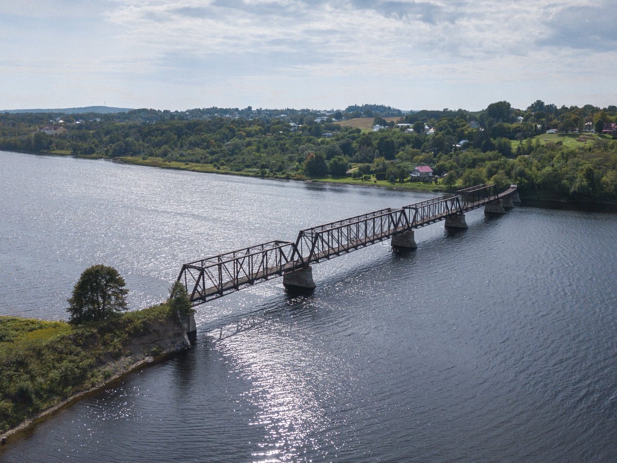 christyjo73's tweet photo. I am offering my full support for the reconstruction of the Grafton Train Bridge Project. Not only would the bridge offer a safe option for trail users to get across the river, but it would also help boost the local economy. #WorkingForCarleton #NBVotes2018 https://t.co/VMcPiKb7Y2