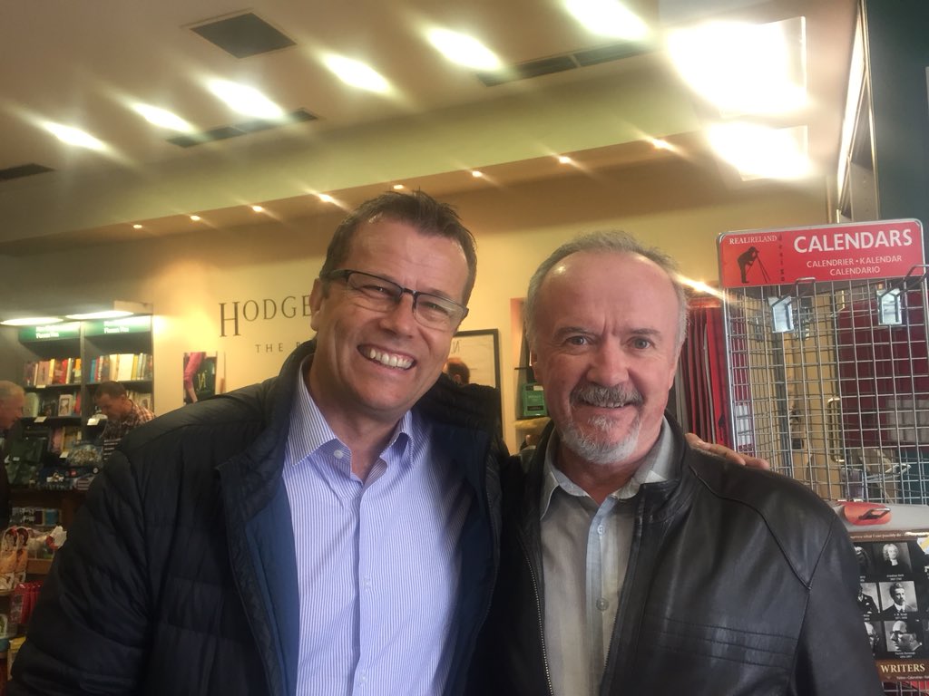 WuKelly's tweet image. Thanks @RossOCK !  Your scribe @AkaPaulHoward was gadding about town without his Dancing #Dubes on ! #DancingWithTheTsars