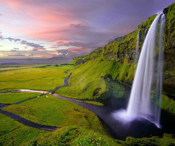 luxurytravel's tweet photo. Photograph of the week: Seljalandsfoss waterfall, Iceland https://t.co/cCWhHyGUMC https://t.co/c8PHSjBVXW