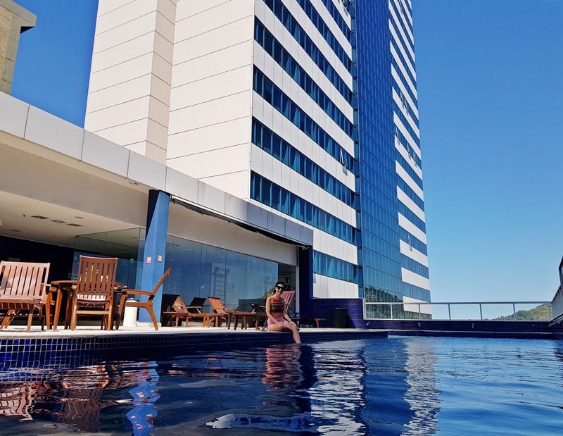 blogtemqueir's tweet photo. Um dos hotéis preferidos de quem visita a capital capixaba (e o nosso também! 💙) No blog os detalhes da nossa hospedagem no Golden Tulip Porto Vitória! 😘 #Temqueir  #obomdeviajar  #GoldenTulipPortoVitoria
👉https://t.co/ZgVT9AeIfJ https://t.co/vu4rtXPuO0