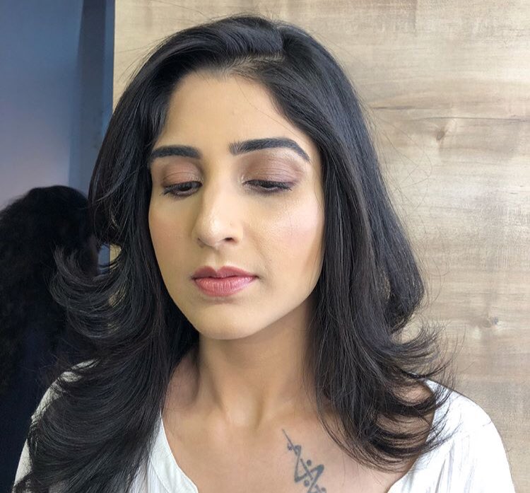 salonibatra_29's tweet photo. It’s cloudy with a chance of radiant ❤️
#minimalmakeuplook #todayslook #venicefilmfestival2018 https://t.co/T7RETb5Twx