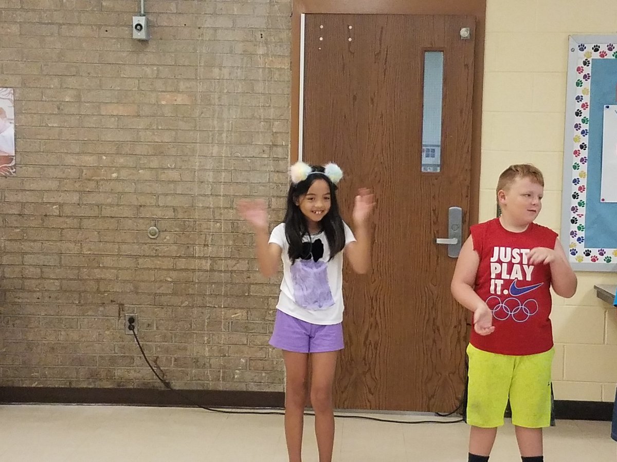 violasecond's tweet photo. @violaachieves Starting off the year singing about respect. Thank you PTA!! https://t.co/hAY7ZHzHb6