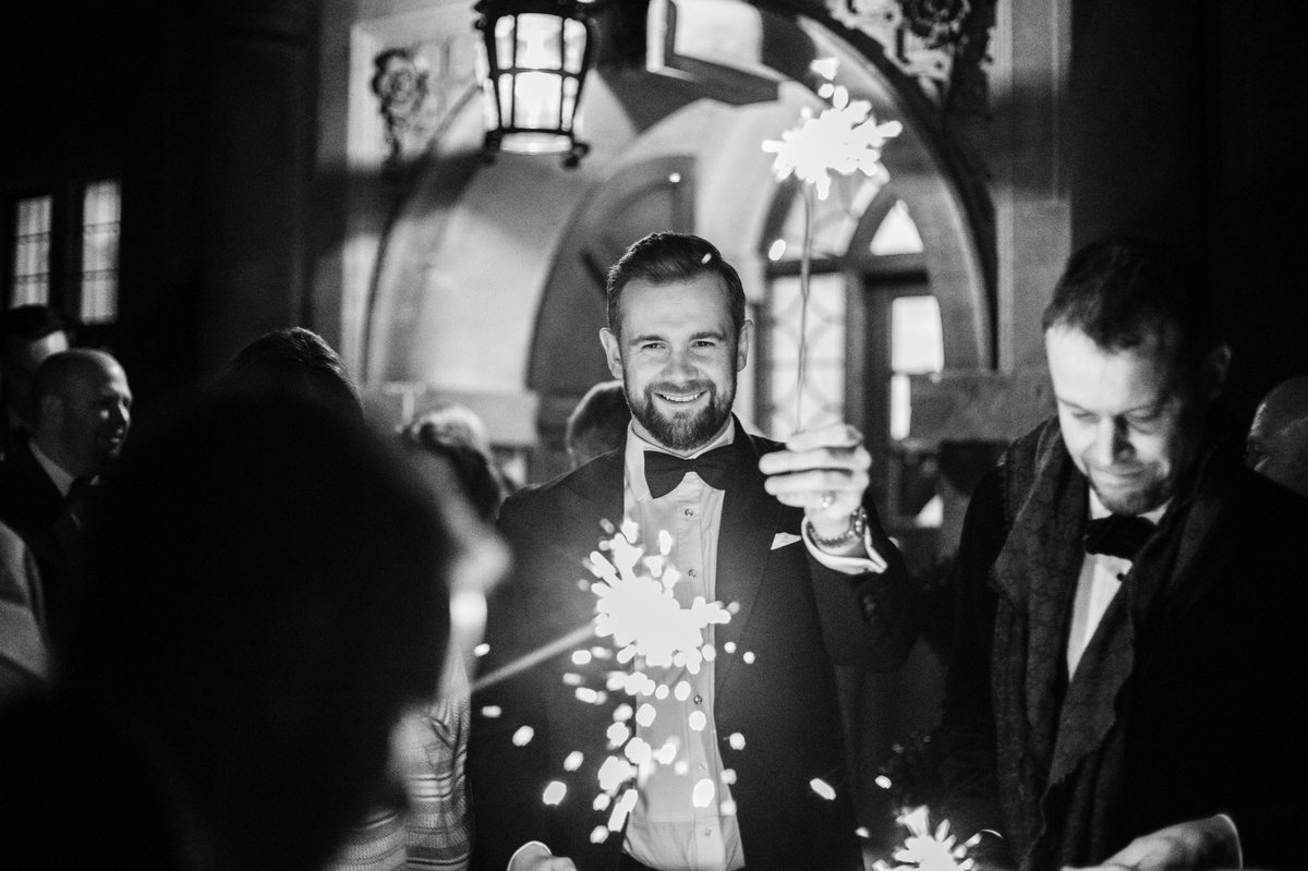 FoxhillManor's tweet photo. Looking for a wedding venue with character, charm, chic interiors, a top team on hand and some pretty great Cotswold views?! Well, we’ve got just the thing. https://t.co/vpJwLdVg2R #cotswoldwedding #weddingvenue #weddingbells https://t.co/cQuKbx9X7b