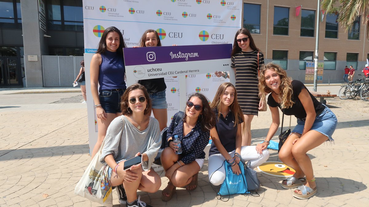 uchceu's tweet photo. Gracias a todos los que habéis participado en nuestra feria de los servicios #CampusLife #WelcomeDaysCEU ¡Bienvenidos! https://t.co/7eOZ2u9AoW