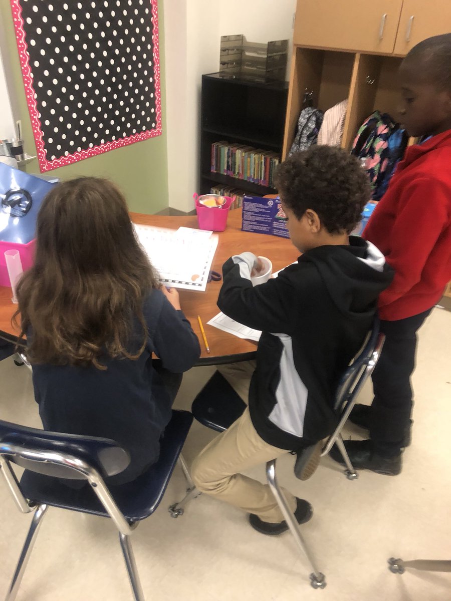 apoveromo1's tweet photo. Today scientists explored the tools that we will use during experiments throughout this school year. What a great exploration we had in class today! @FHGES  #homeofthemustangs #nhcs #growinggloballeaders https://t.co/ho4SgNDvUQ