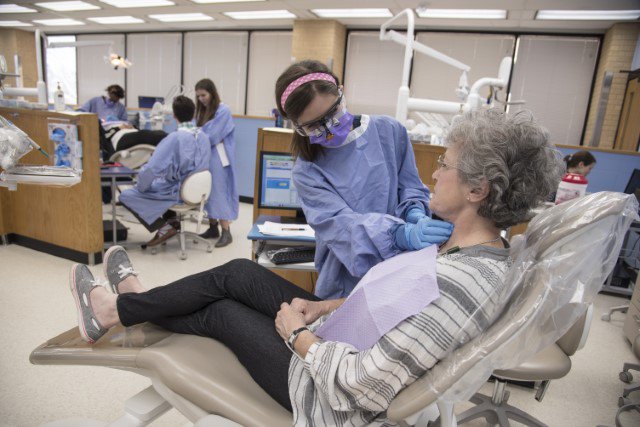 LAWoodwardMD's tweet photo. When visiting the dentist, you also usually see a dental hygienist. These disciplines work closely together and recently, the Dental Hygiene training program moved to the School of Dentistry-the only one in MS-to foster interprofessional education. #OralHealth #WeAreUMMC https://t.co/2jsY9mIzF2