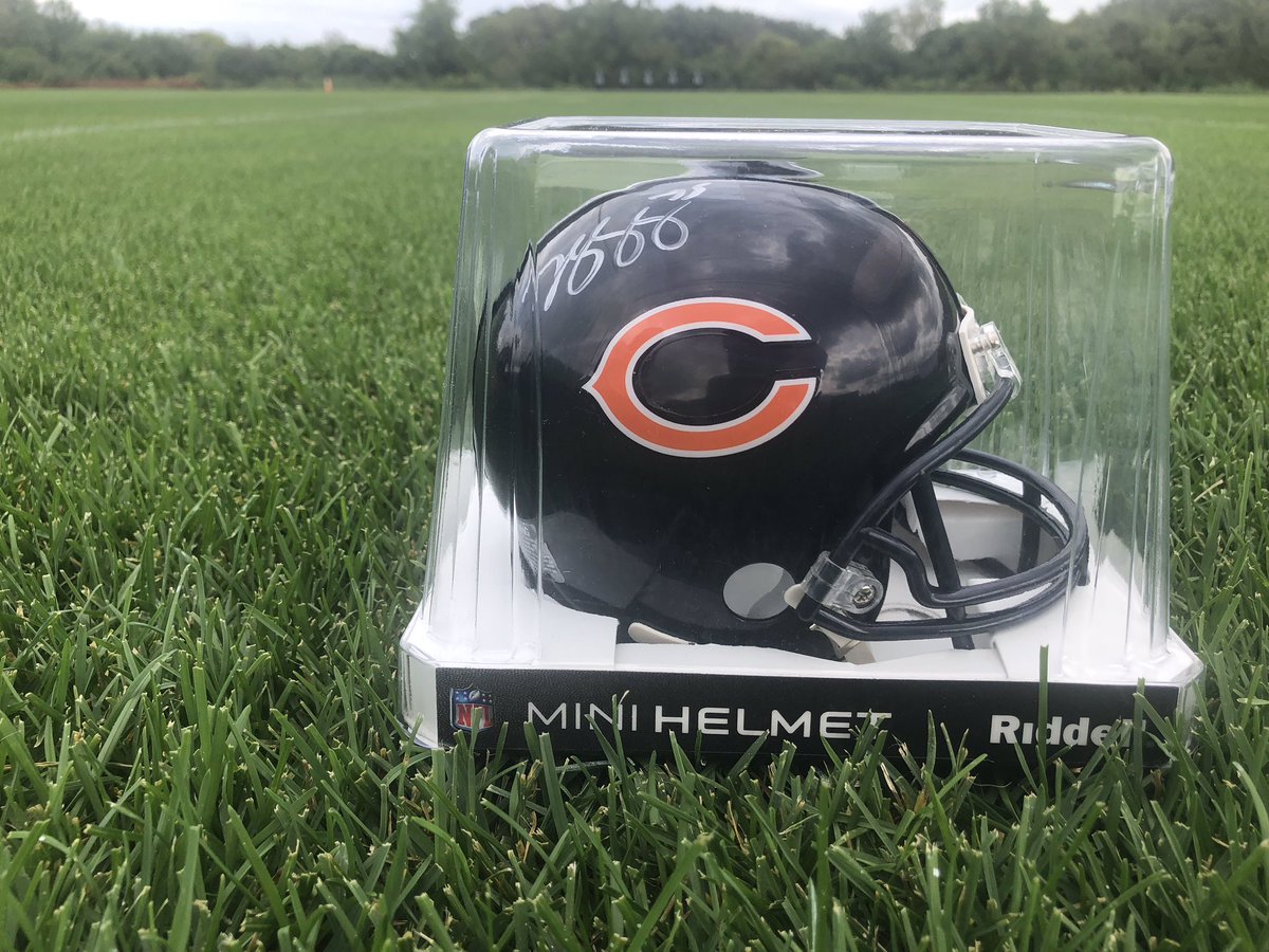 BearsLocal's tweet photo. 3 DAYS. RT by 3pm CT for a chance to win this autographed mini helmet signed by @Ky1eLong! #DaBears⁠ ⁠

RULES: https://t.co/fBOH5L2jbE https://t.co/CG3mHCSS2m