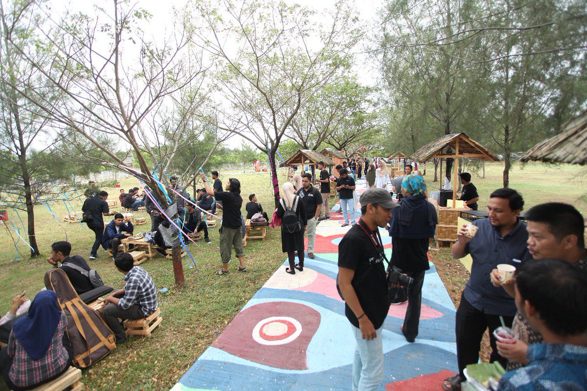 cutbang_'s tweet photo. Tidak hanya dengan promosi pariwisata di online, @genpiaceh juga telah bergerak untuk promosi pariwisata Aceh melalui media offline #2thGenPIAceh https://t.co/r0FQ86ptEe