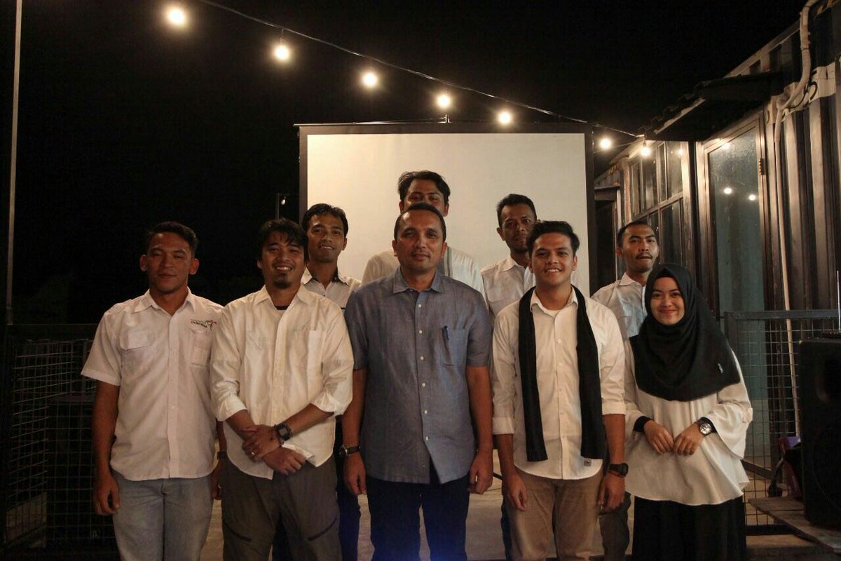 <a href="/genpiaceh/">GenPI Aceh</a> <a href="/iloveaceh/">Komunitas @iloveaceh</a> <a href="/aceh_disbudpar/">Disbudpar Aceh</a> <a href="/genpi_id/">Generasi Pesona Indonesia</a> <a href="/donkardono/">aryosatyo dk</a> Nah, yang ini momen berharga ketika dipercayakan sebagai Kadiv Humas GenPI Aceh, walaupun masih banyak sekali kekurangan dalam menjalankan tugas, tapi senior2 saya sangat membantu saya dalam setiap proses, Thank You Team..🤗😘😍 #2thGenPIAceh