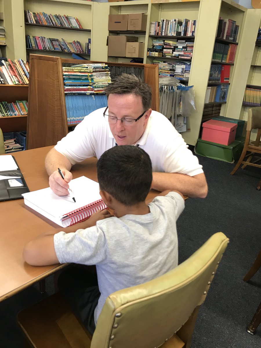 Agnes E. Little Elementary Principal Michael Gilmore uses the IRLA to determine a student’s independent reading level📚 #PawtucketInspires @AmericanReading