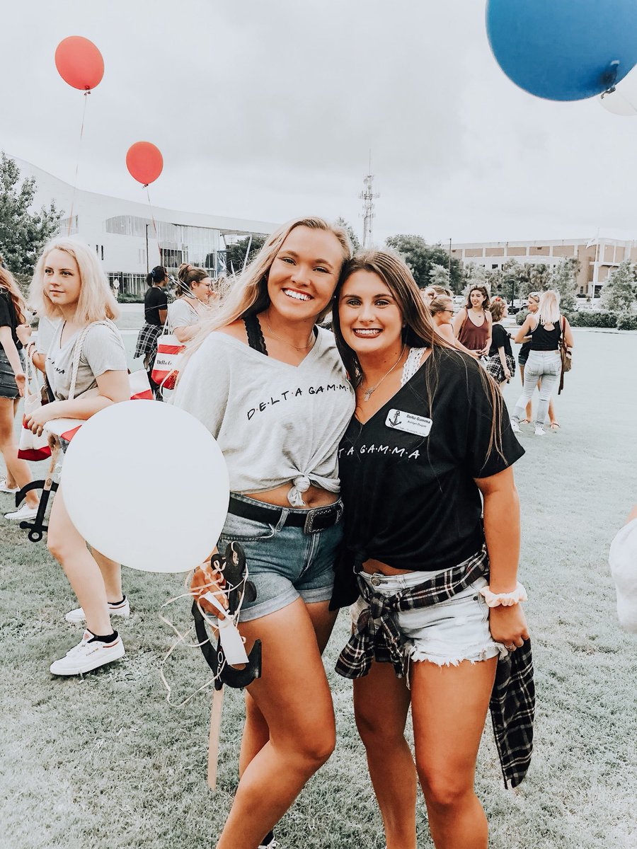DG_UNF's tweet photo. ☆ BID DAY VIBES ☆ mc 18’ we love you so much!! https://t.co/3OS76fhsJm